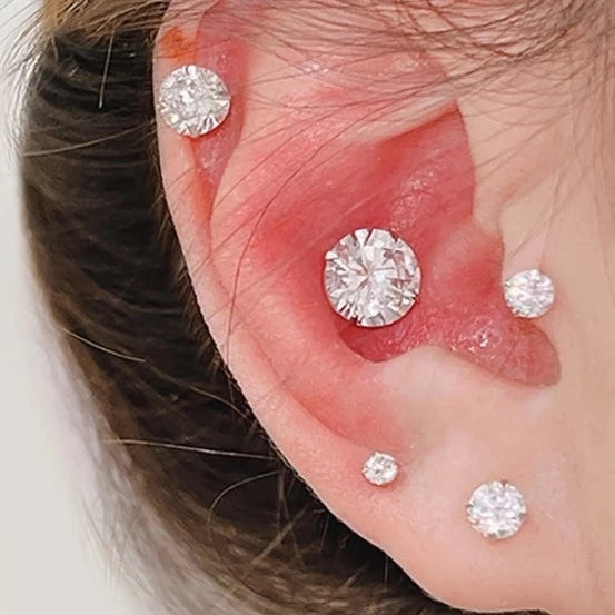 Ear Stud Ohrring mit Zirkoniastein in Edelstahl - 18k vergoldet